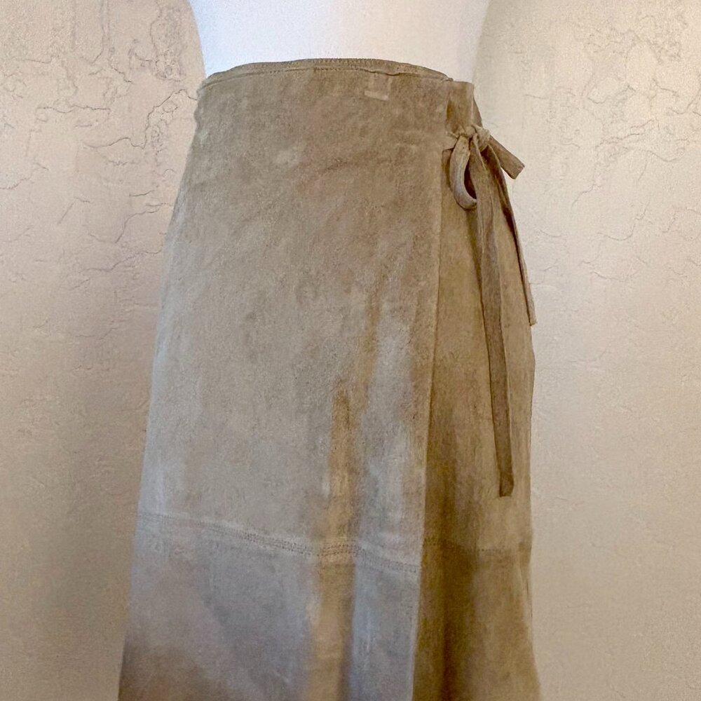 Brandon Thomas. Vintage. Wrap-around Skirt. Washable Suede Leather.
